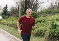 Quatre façons de gérer votre poids corporel. Le maintien d'un poids corporel optimal contribue à votre santé et votre bien-être en général.